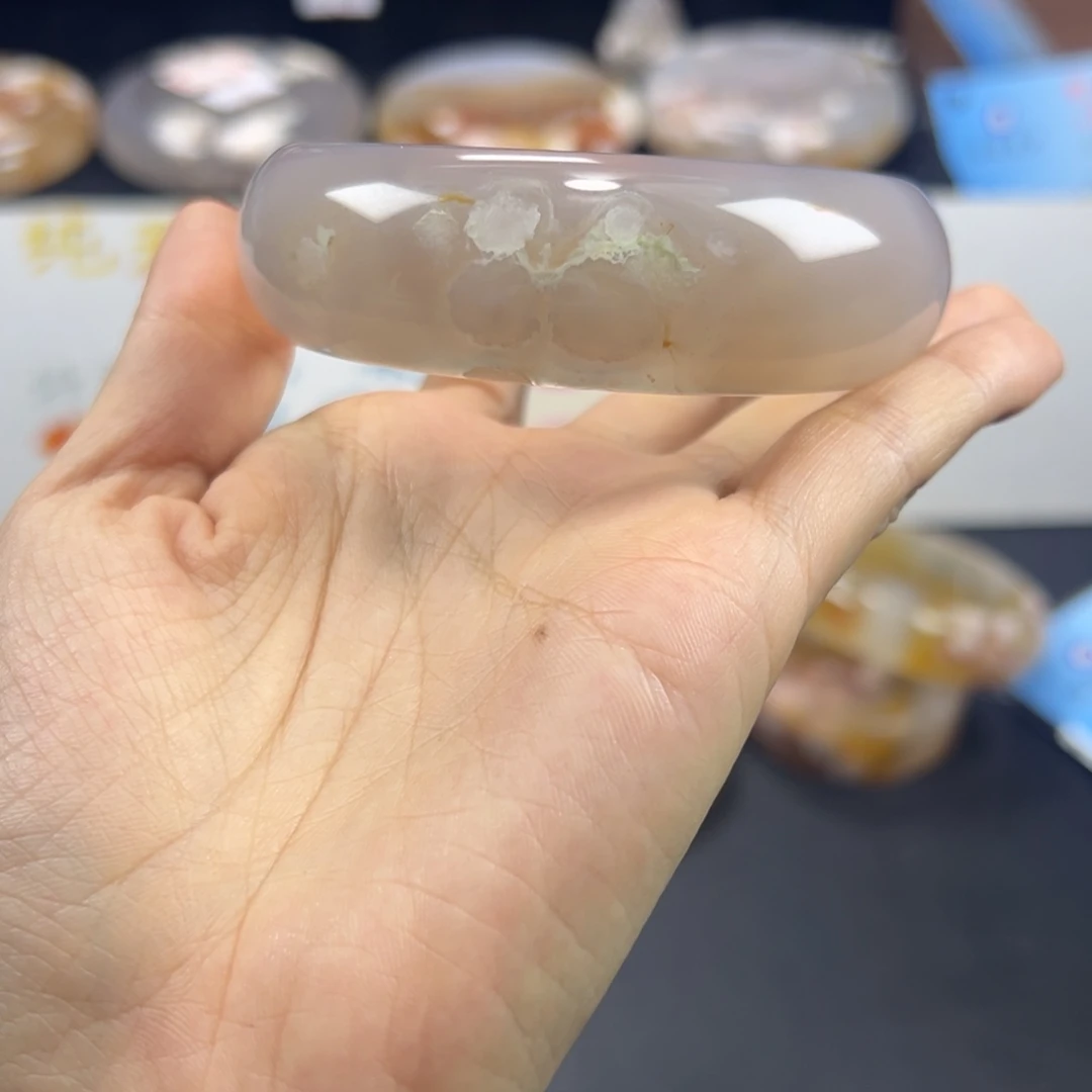 苦***啡石英质玉未镶嵌手镯