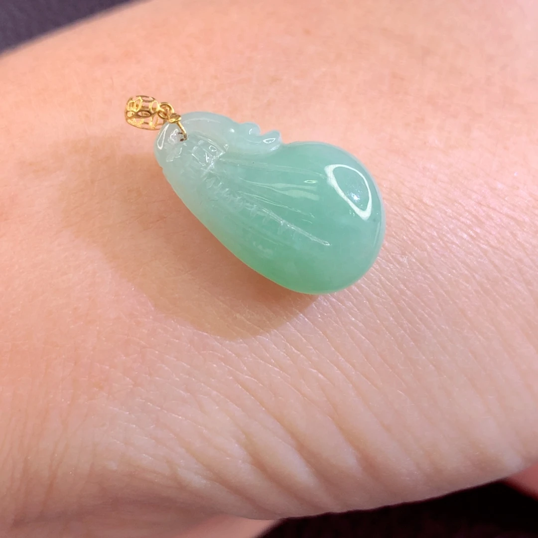 翡翠18K金镶嵌颈饰翡翠