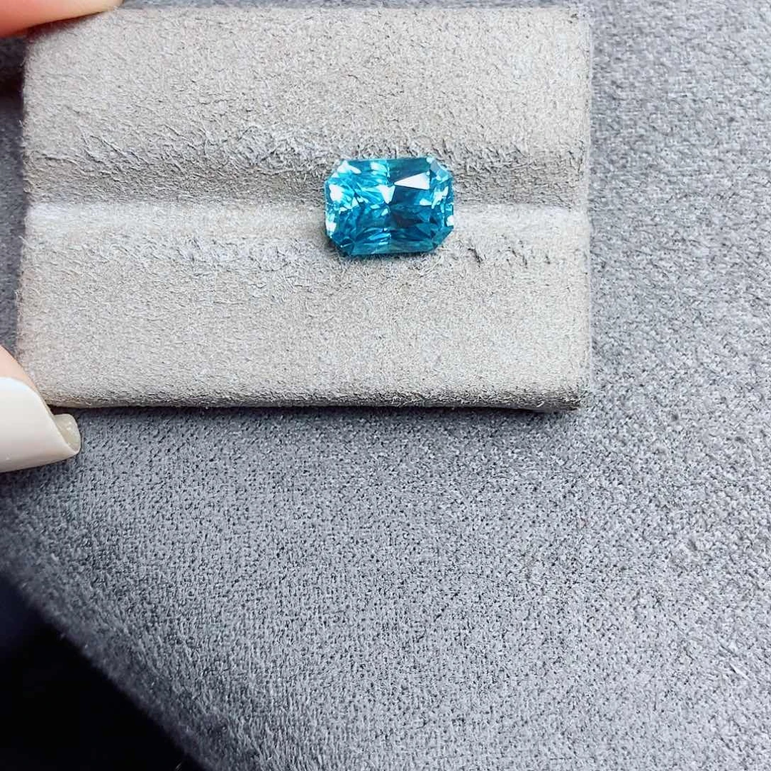 裸石未镶嵌天然锆石4.4ct