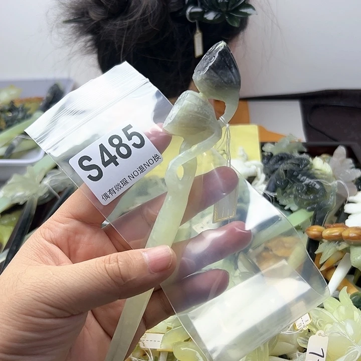 蛇纹石玉发饰合金是***鱼