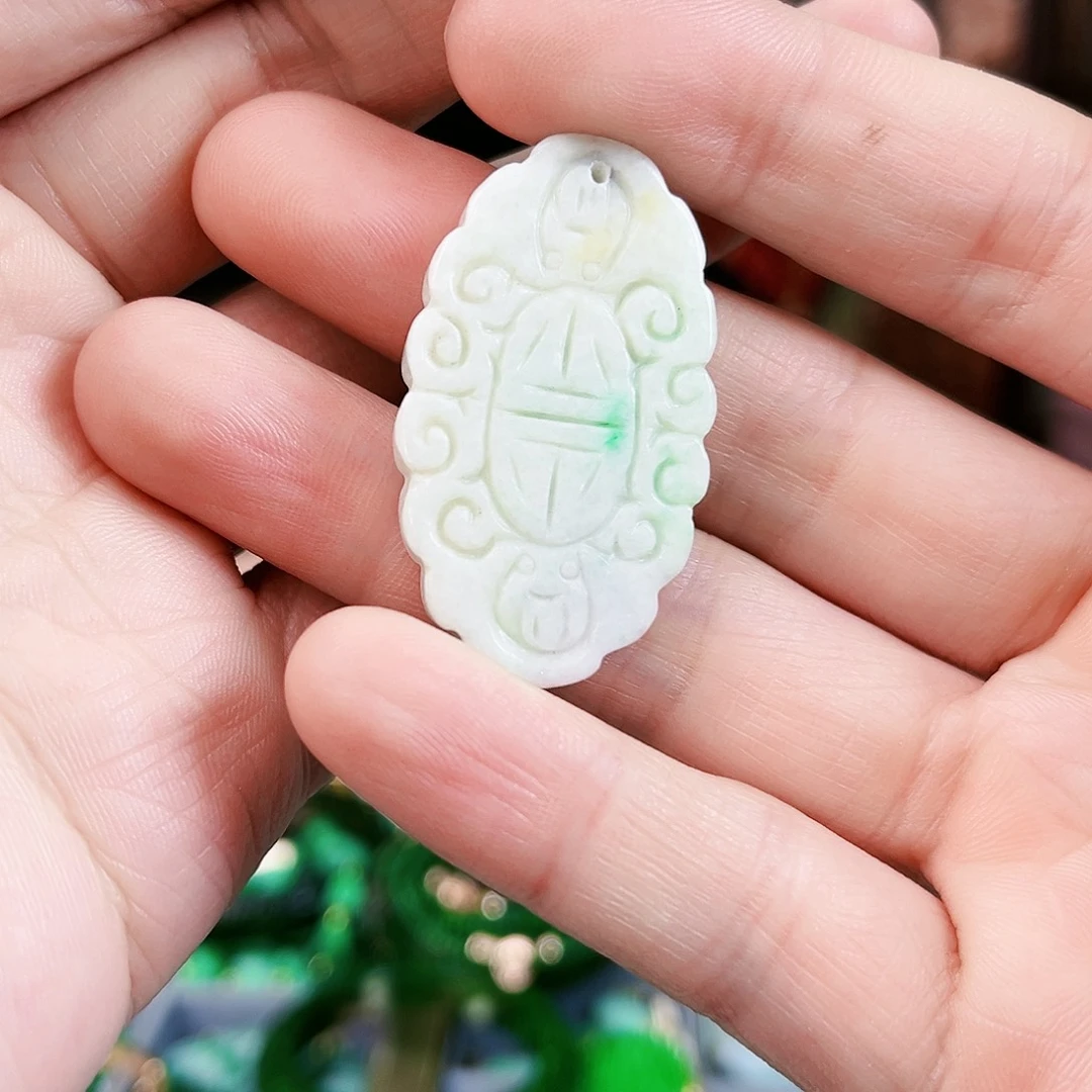 翡翠颈饰未镶嵌吊坠