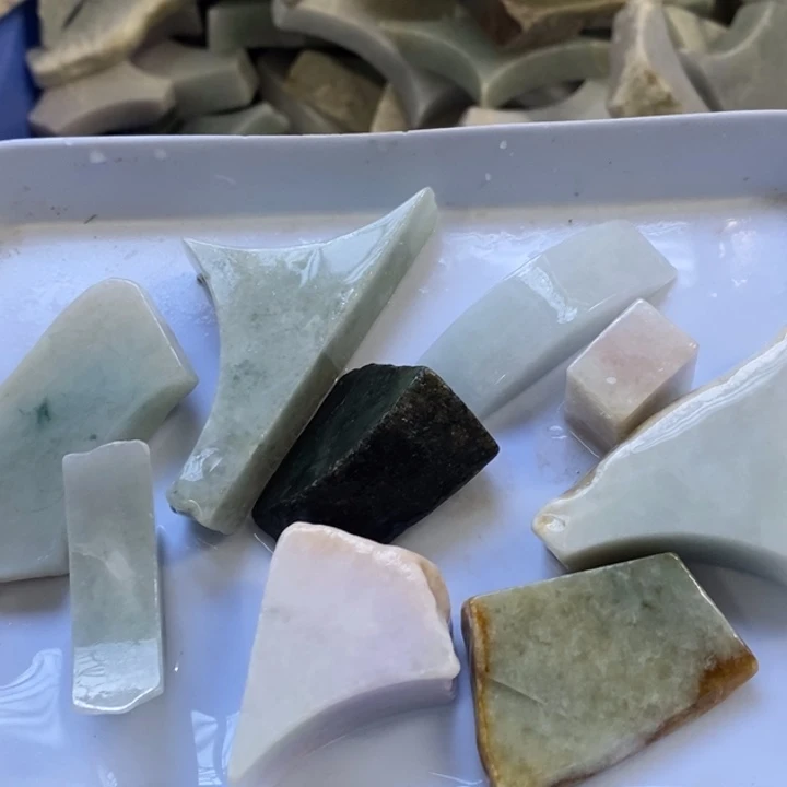 翡翠裸石翡翠边角料