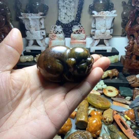 未镶嵌和田玉摆件