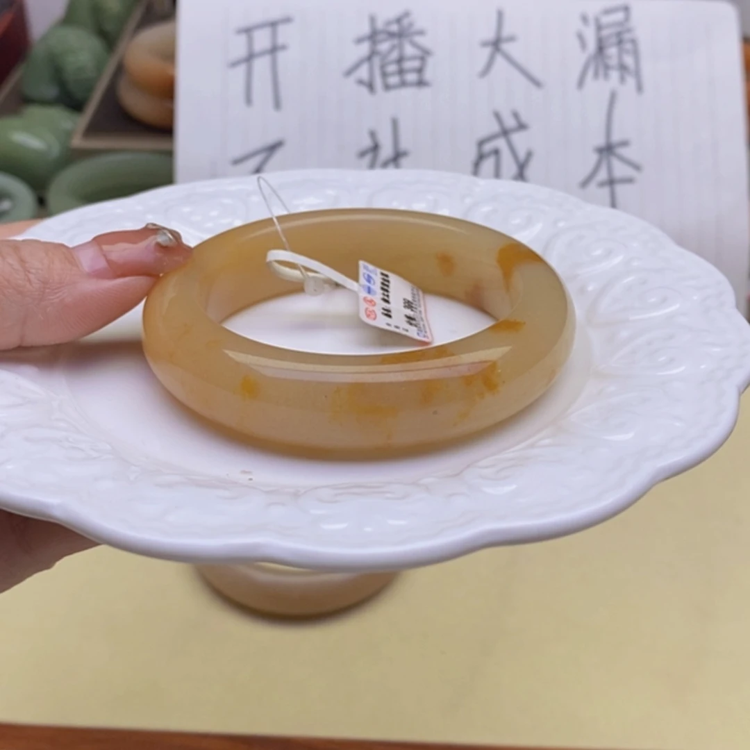 【闪购商品】石英质玉手镯未镶嵌