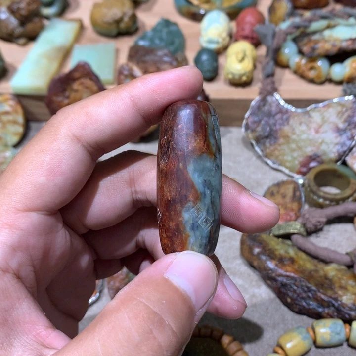 未镶嵌岫岩河磨玉（透闪石质玉）挂件