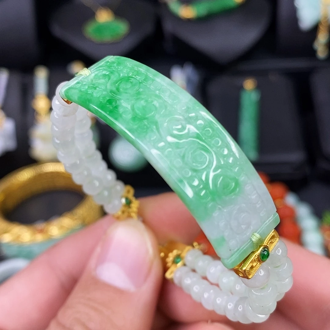 颈饰未镶嵌翡翠手链