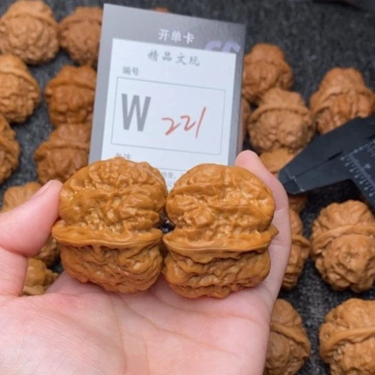 吊坠桃核T****e我是第一百41