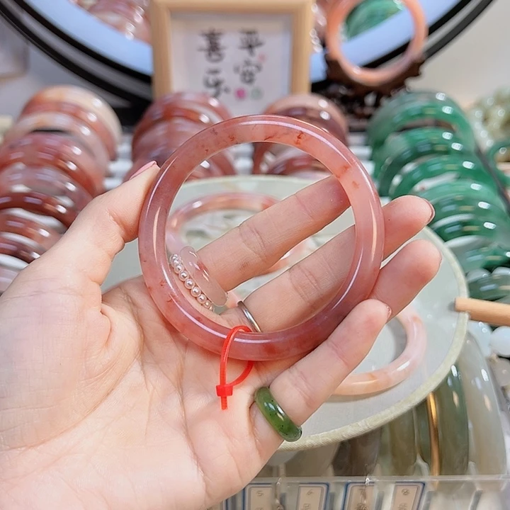 石英质玉手镯未镶嵌加*堡