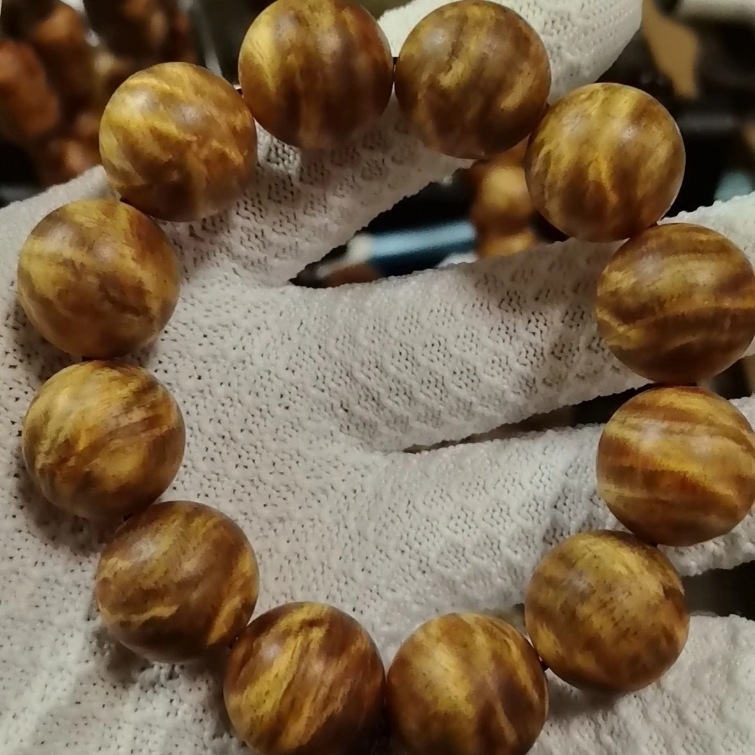 长白山琥珀木松明子果冻闪电手串，红油果冻，黄油底