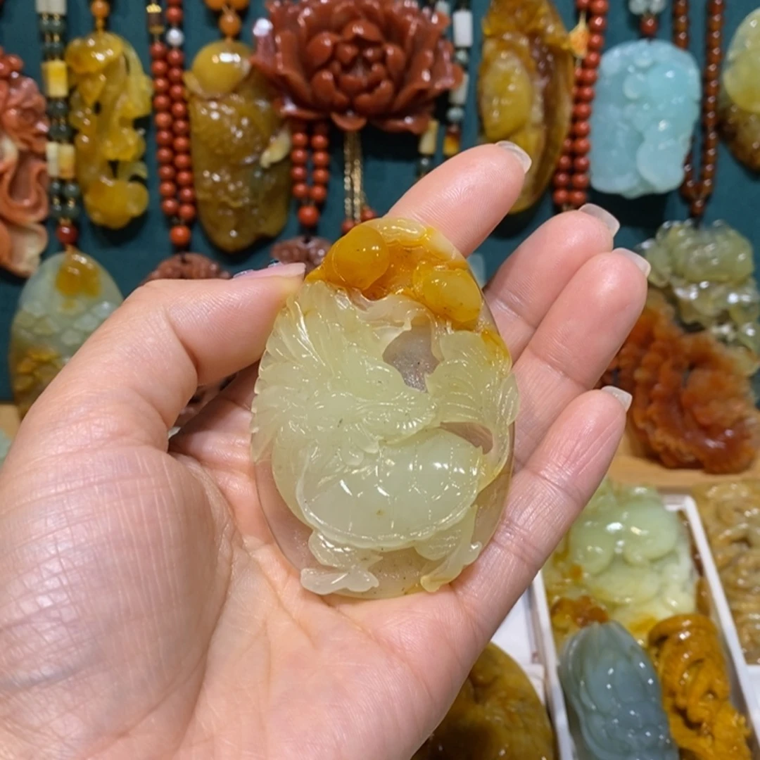 蛇纹石玉未镶嵌颈饰