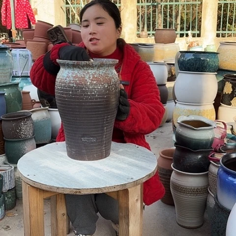 口20高32瑕疵盆子。