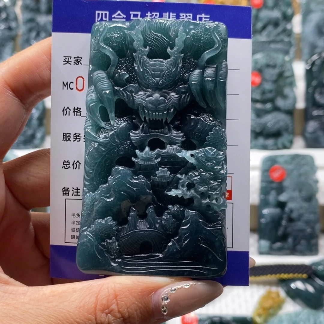 我***A翡翠未镶嵌颈饰翡翠