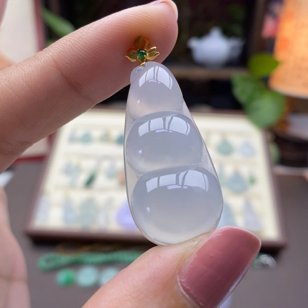 翡翠18K金镶嵌颈饰吊坠17