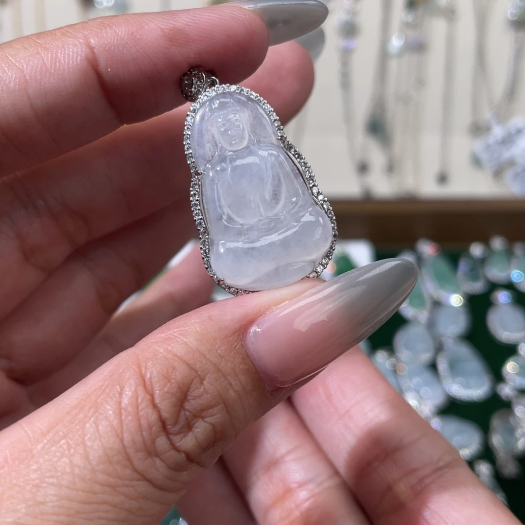 颈饰未镶嵌翡翠观音