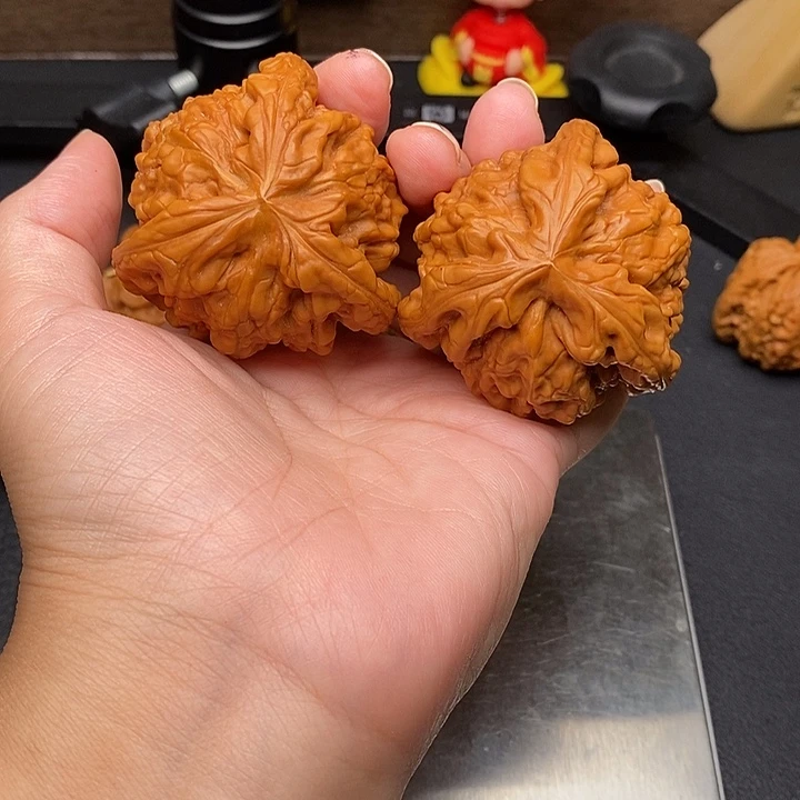 段***大把件文玩核桃龙鼎