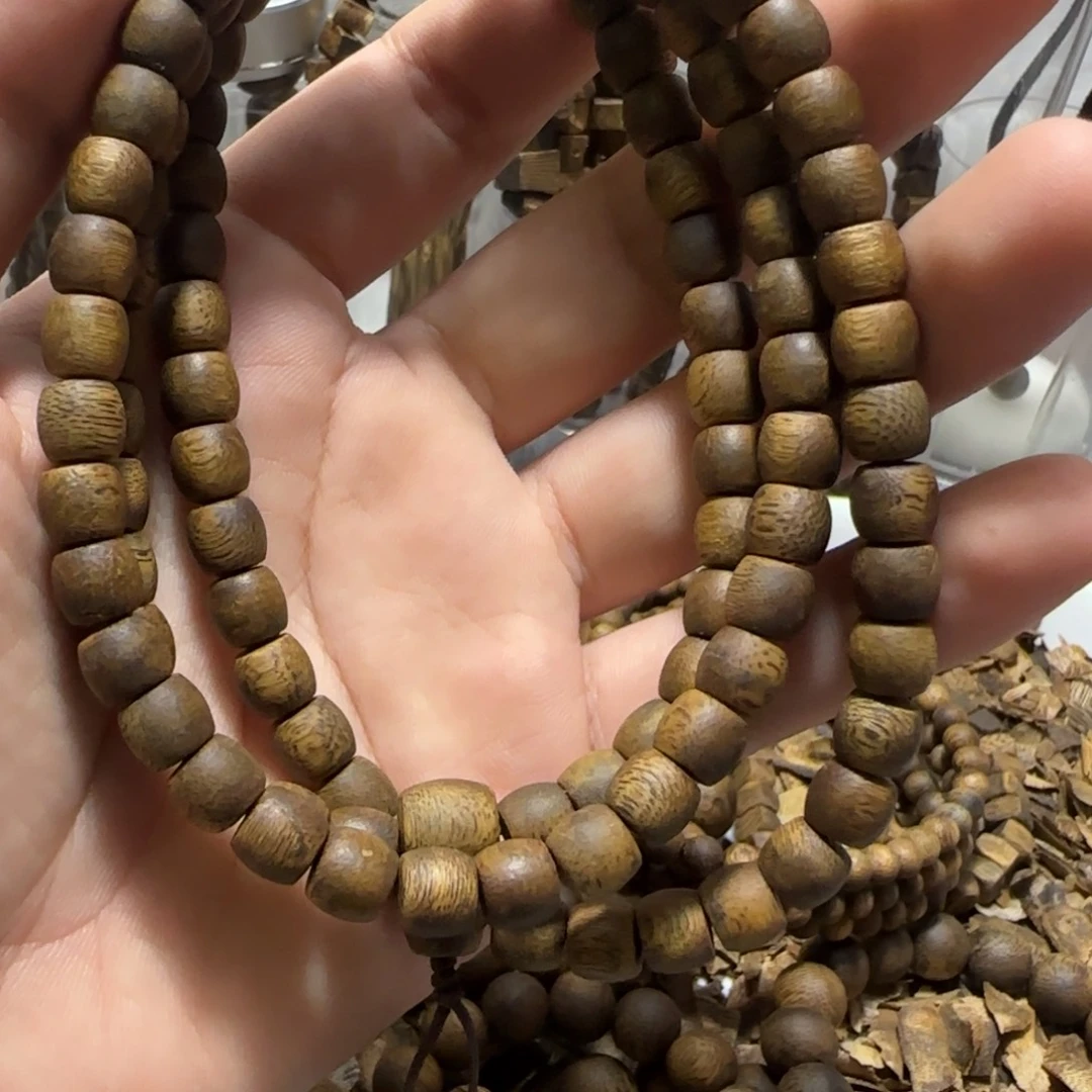 沉香碎屑沉香莺歌绿奇楠07古珠21+