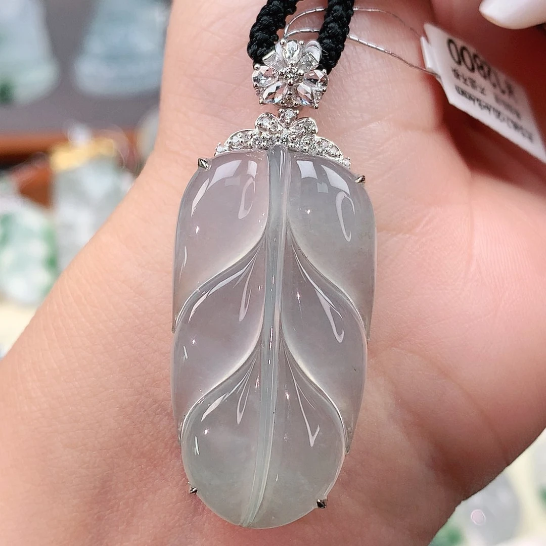 颈饰18K金镶嵌翡翠叶子