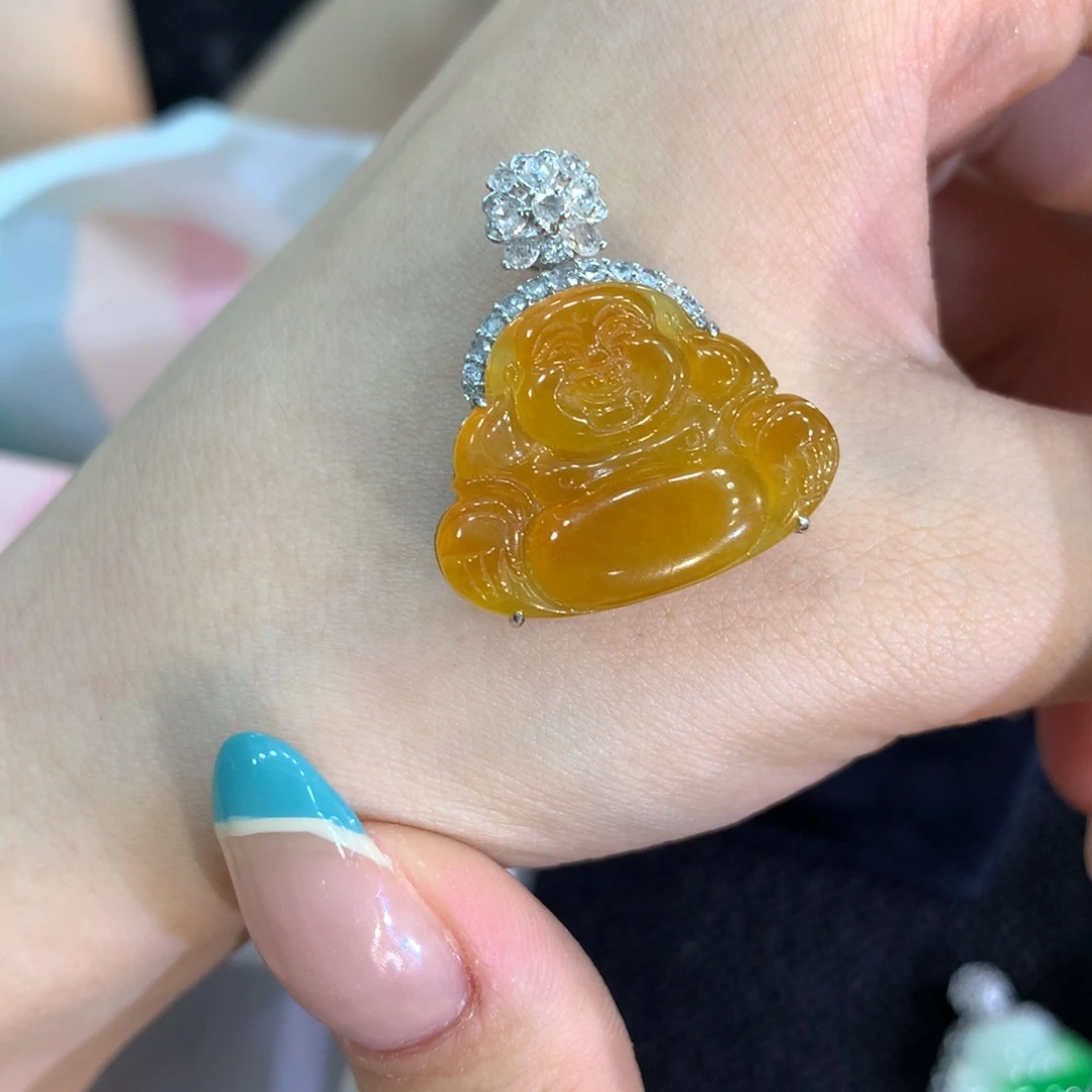 颈饰18K金镶嵌翡翠
