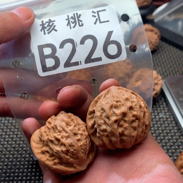 吊坠文玩核桃金牛