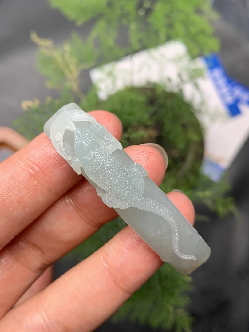 天然缅甸翡翠冰今非昔比手牌