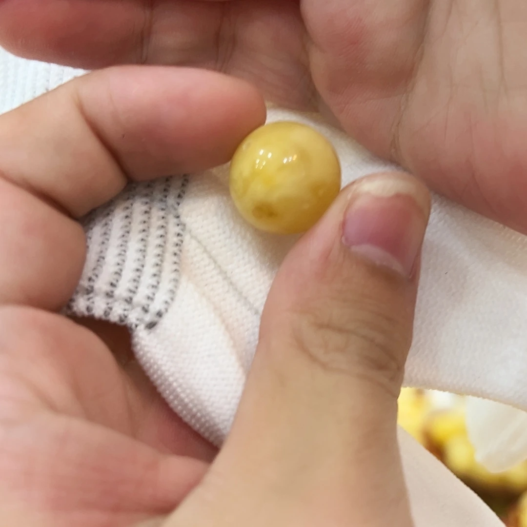 蜜蜡未镶嵌珠宝奇石
