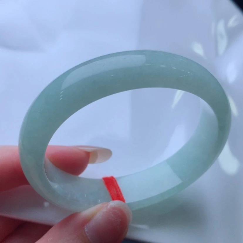 【闪购商品】翡翠手镯未镶嵌52贵妃