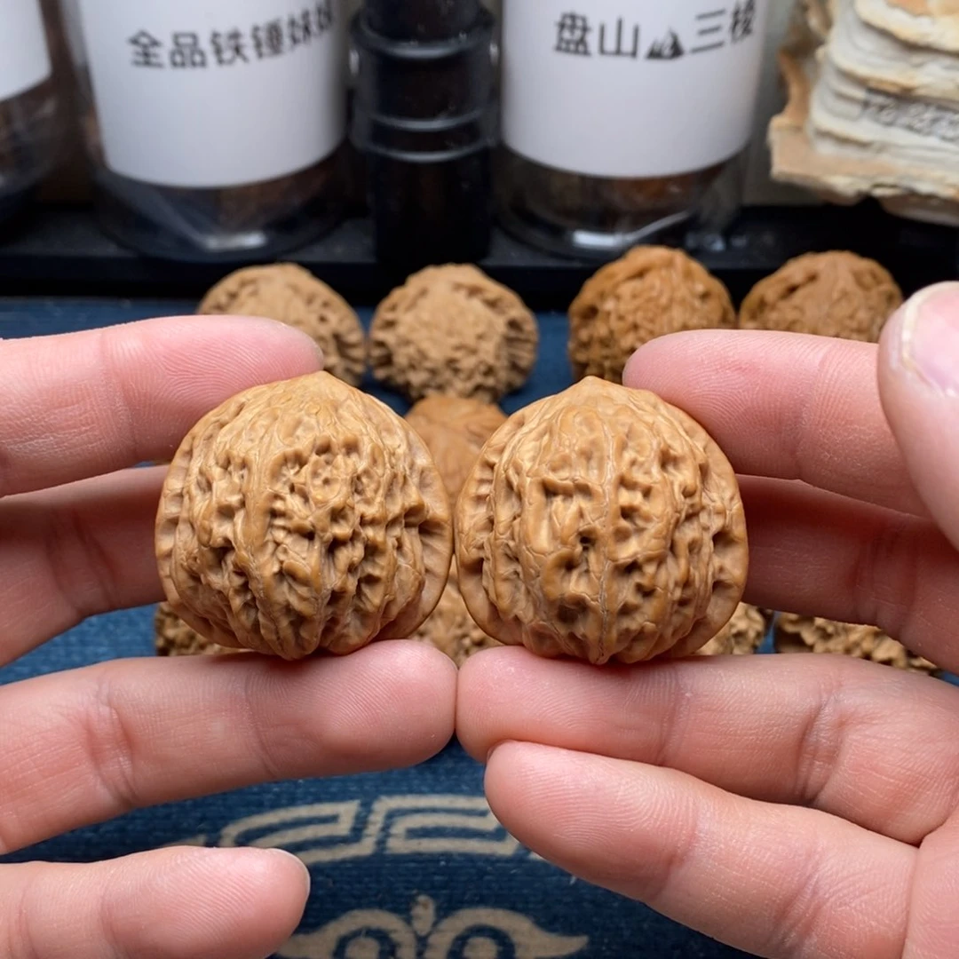 核桃把件三六铁锤妹妹