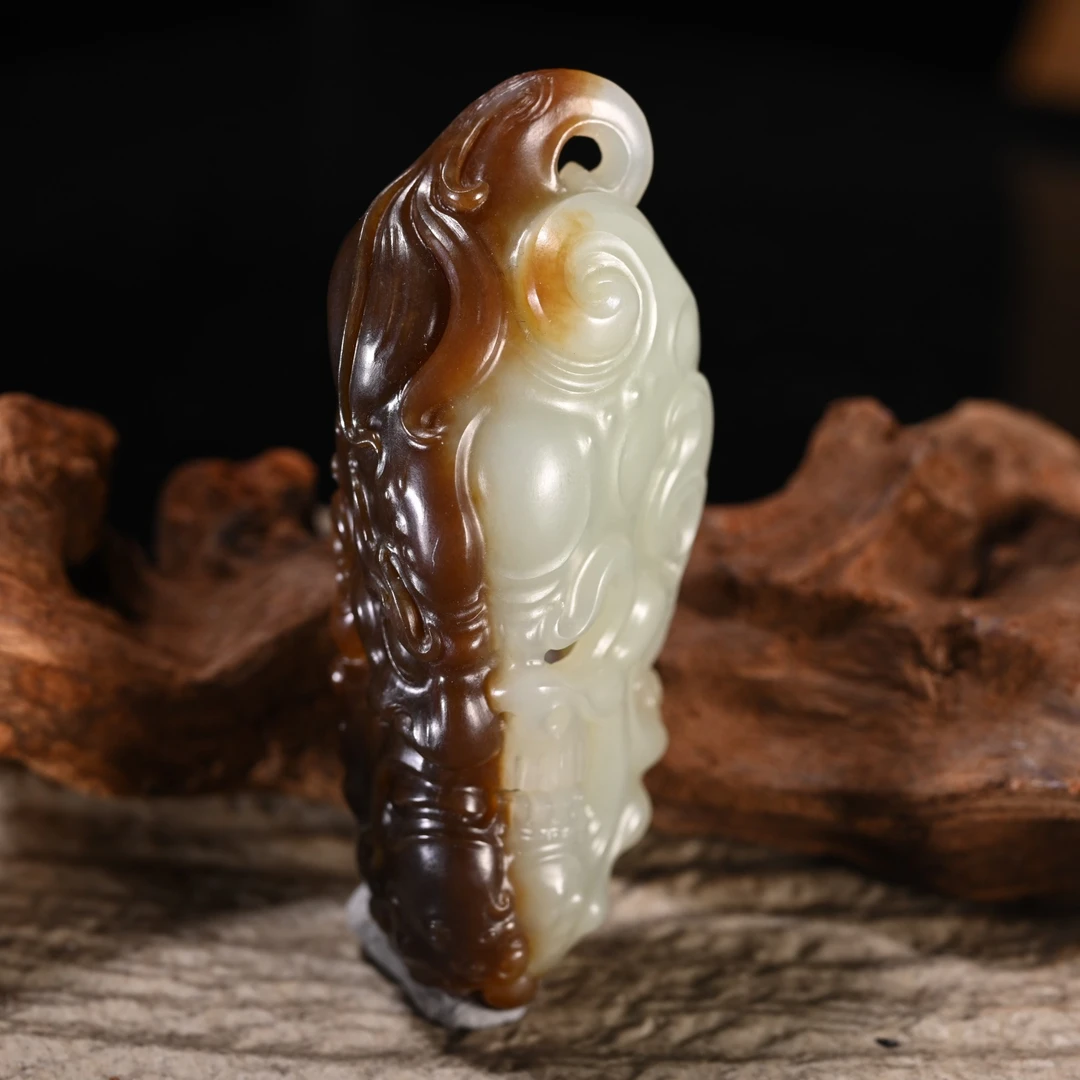 Lot8843 2510180247和田玉且末糖一念佛魔挂坠/保利