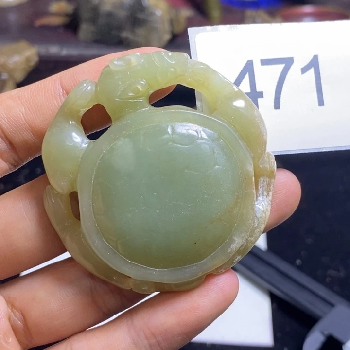 透闪石-蛇纹石玉合金颈饰