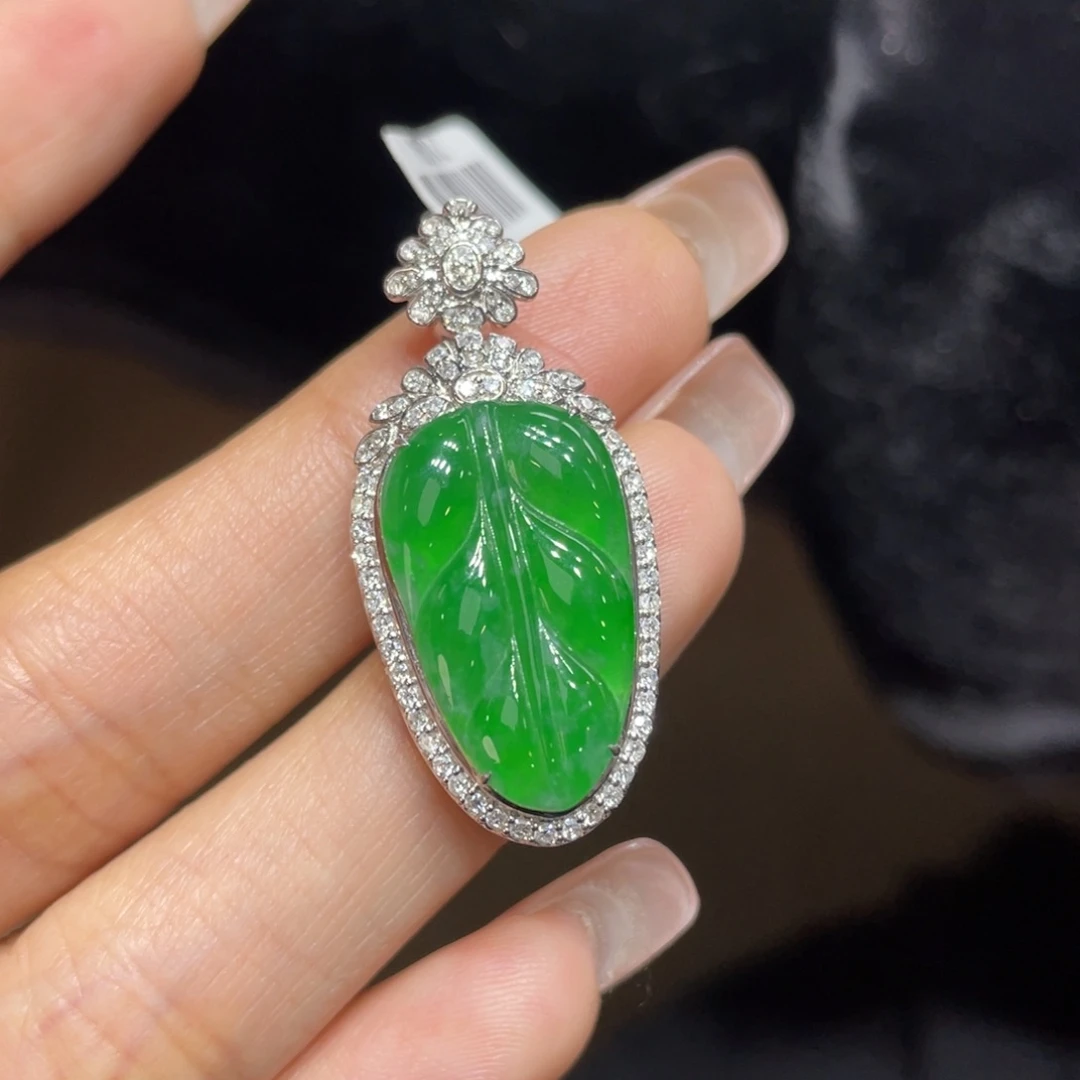 翡翠颈饰18K金镶嵌天然缅甸翡翠