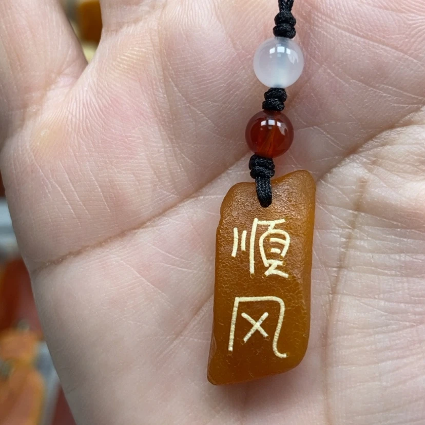 【闪购商品】琥珀颈饰未镶嵌