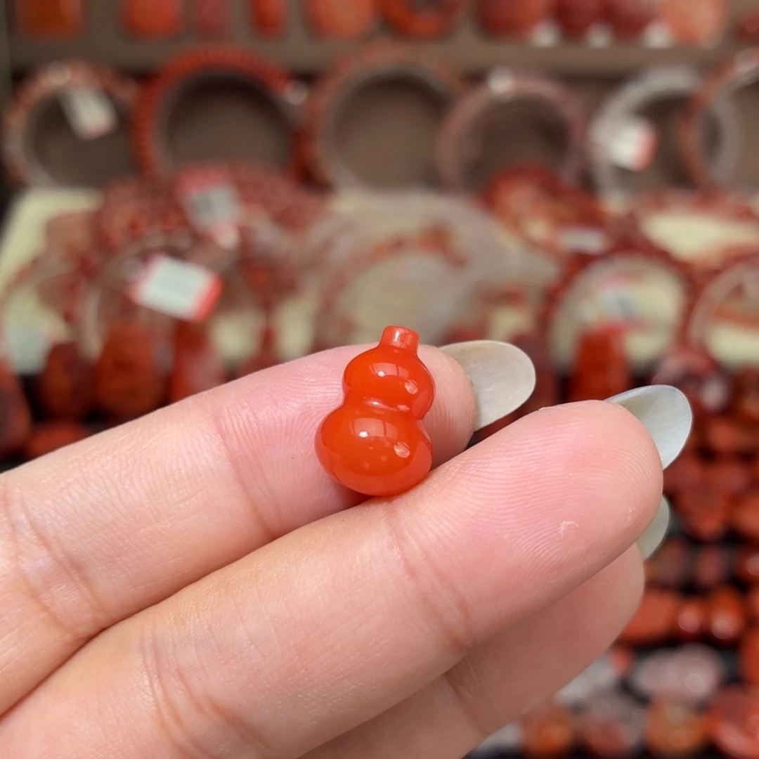 南红玛瑙未镶嵌颈饰葫芦