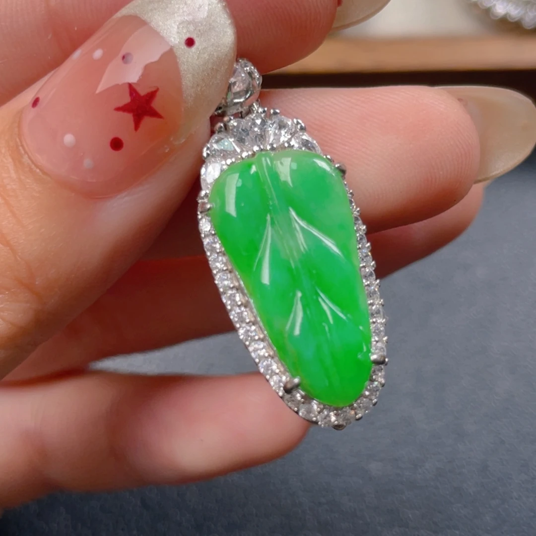 翡翠银S925镶嵌颈饰b h j j