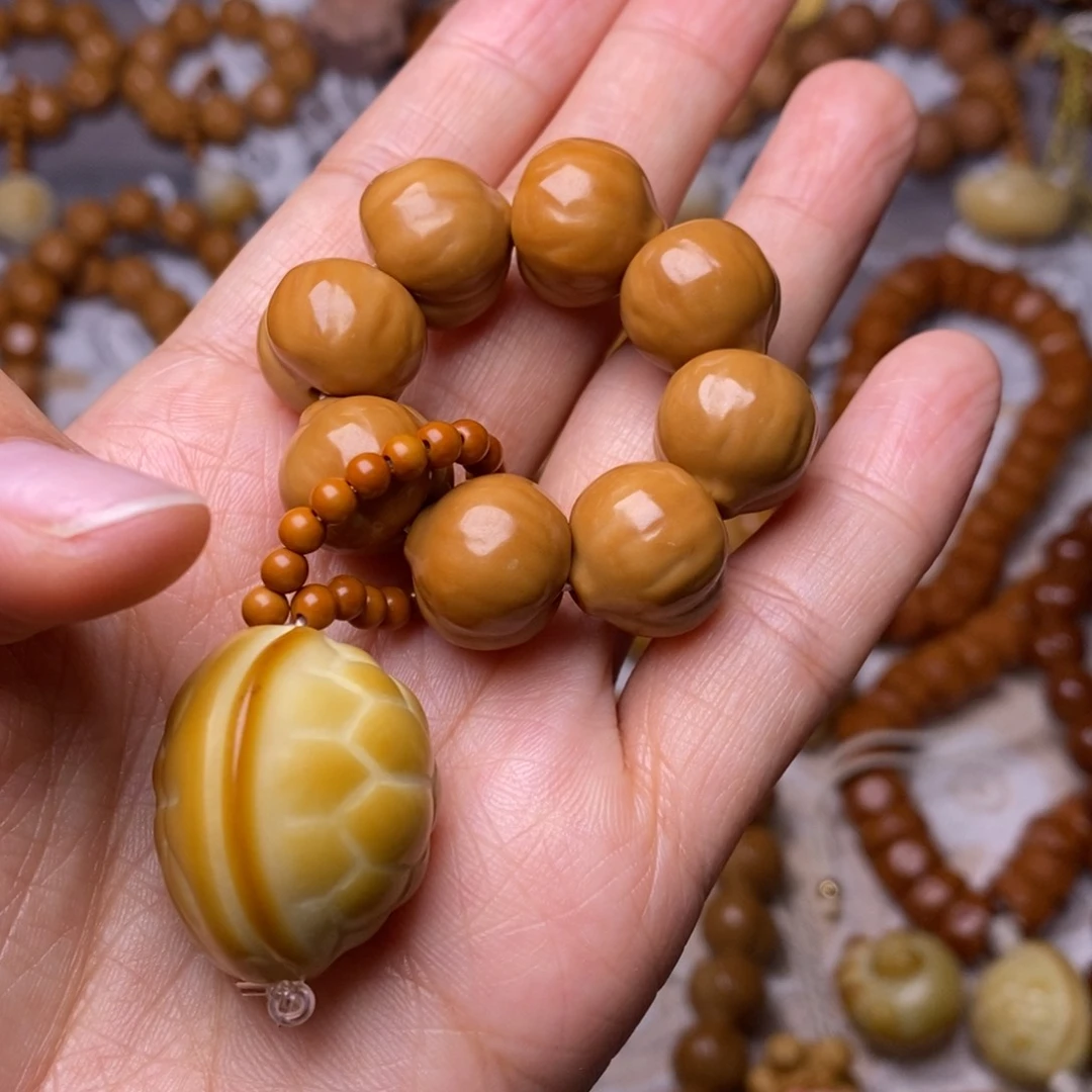 把件猴头核桃柯基屁桃龟甲