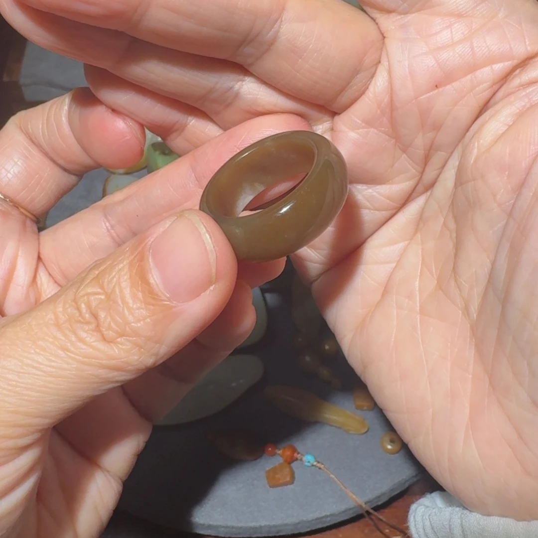 和田玉未镶嵌戒指
