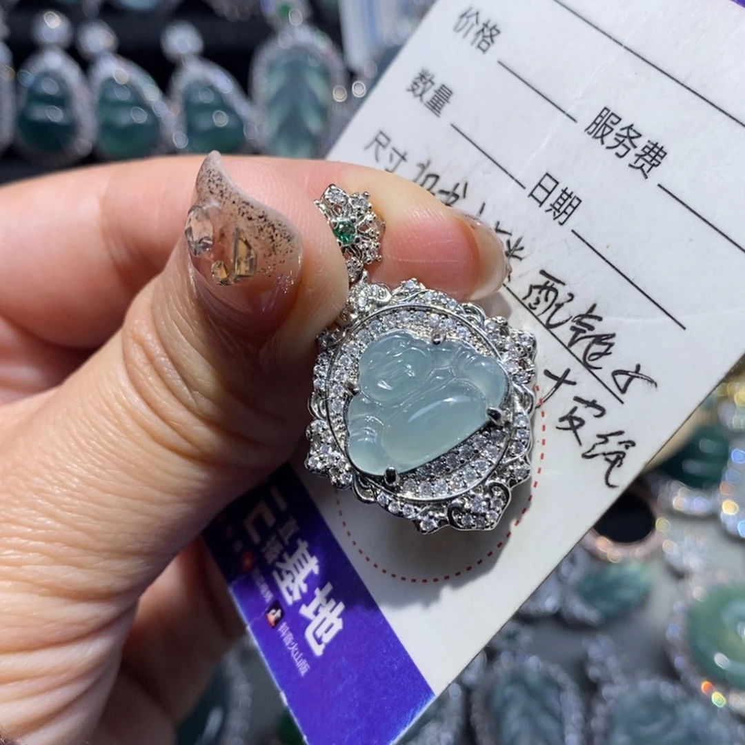 翡翠颈饰未镶嵌翡翠