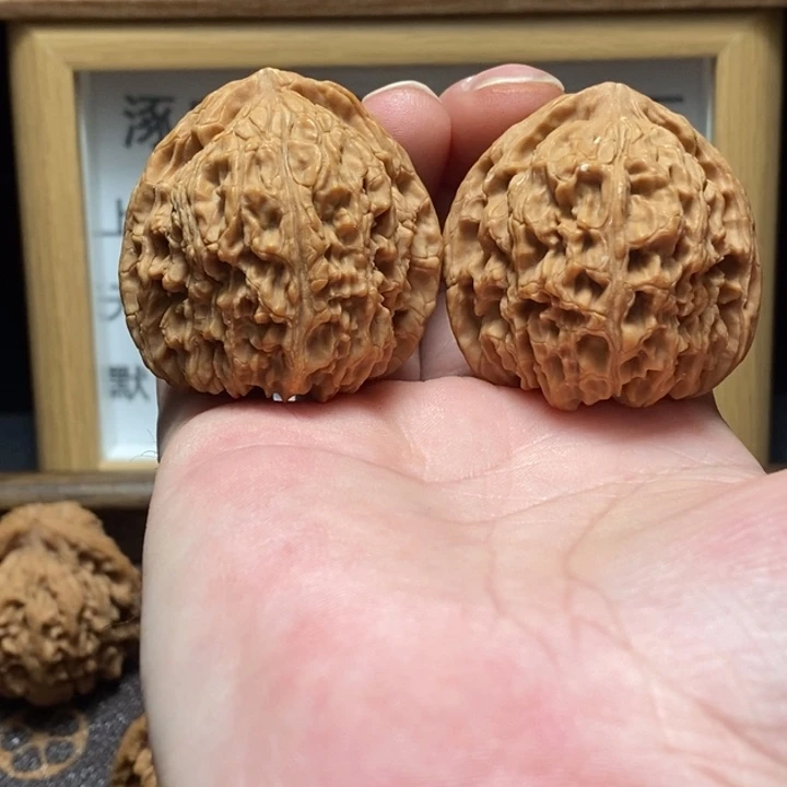 文玩核桃吊坠有黄41/40/40