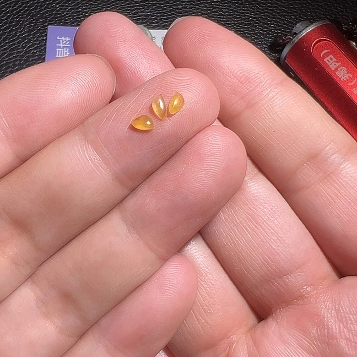 翡翠未镶嵌颈饰裸石