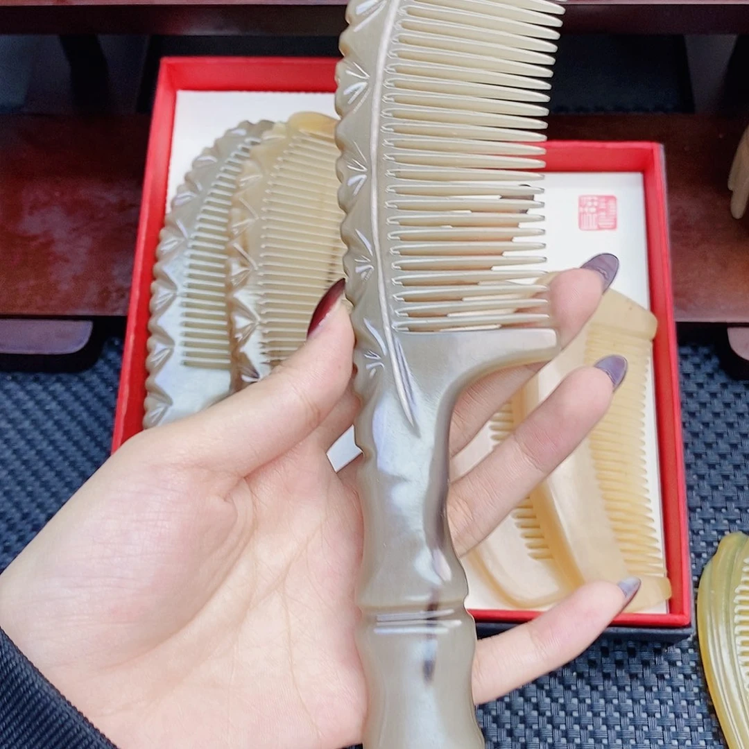 纯手工制作纯牛角梳子