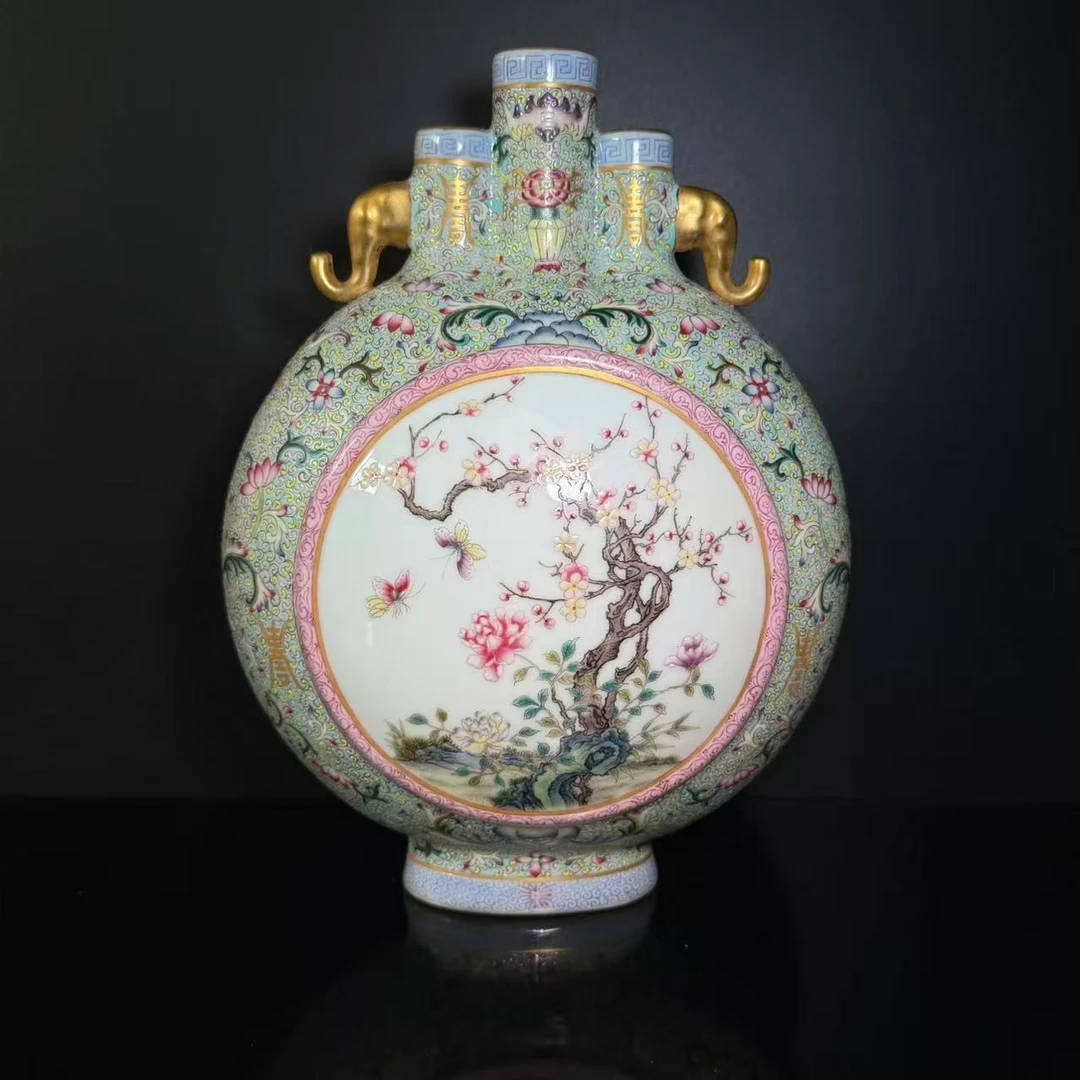 Lot44-粉彩开光三孔瓶-乾隆年制款H:28.5-LF12090070001058