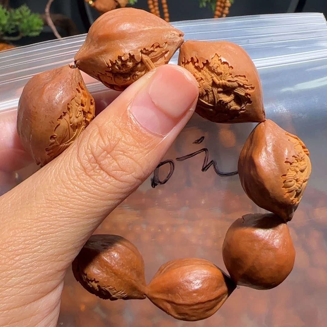 L***e橄榄核手串/手链福利待遇