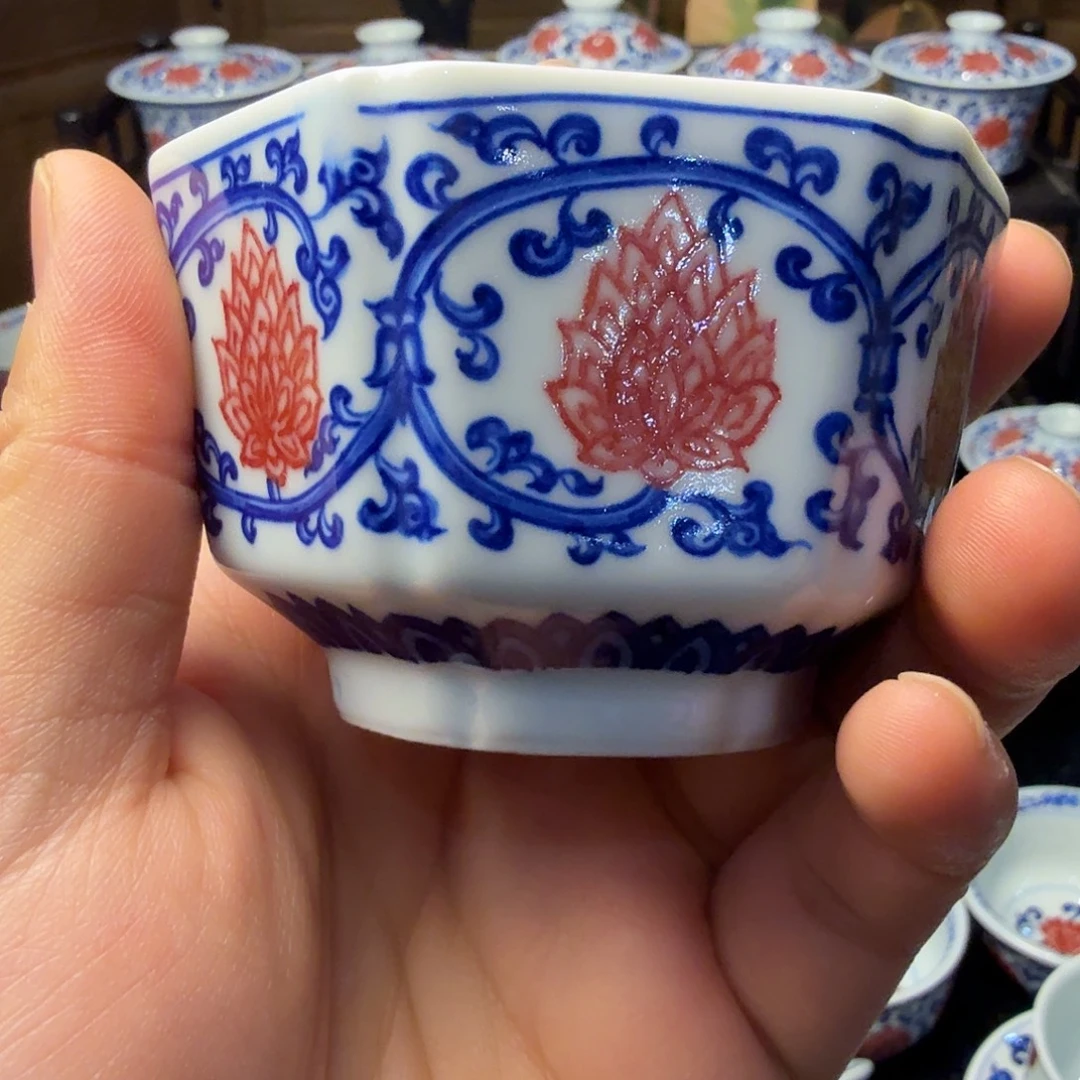 青花釉里红满绘六方杯瑕