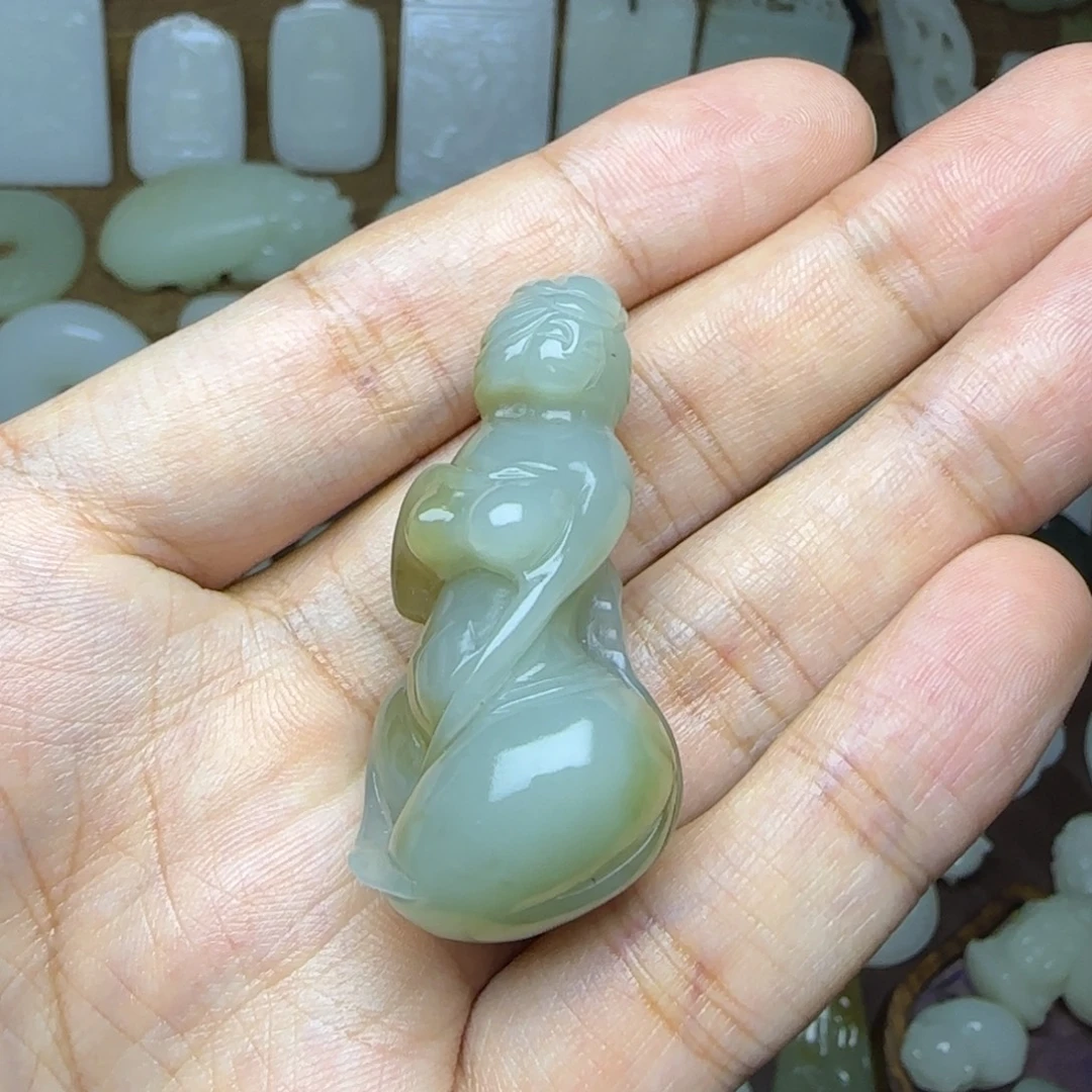 和田玉未镶嵌挂件玉贵人