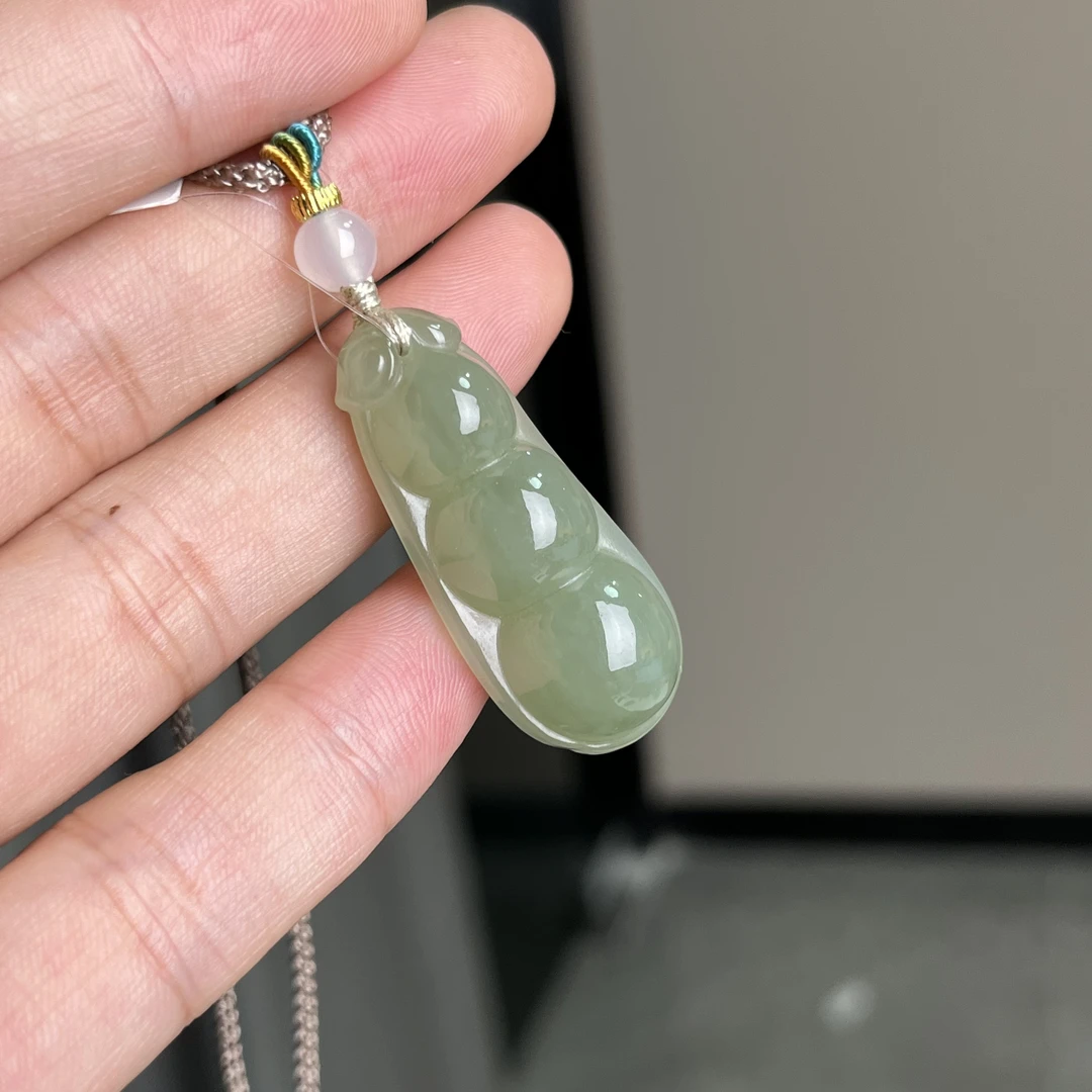 晴水和田玉大福豆吊坠