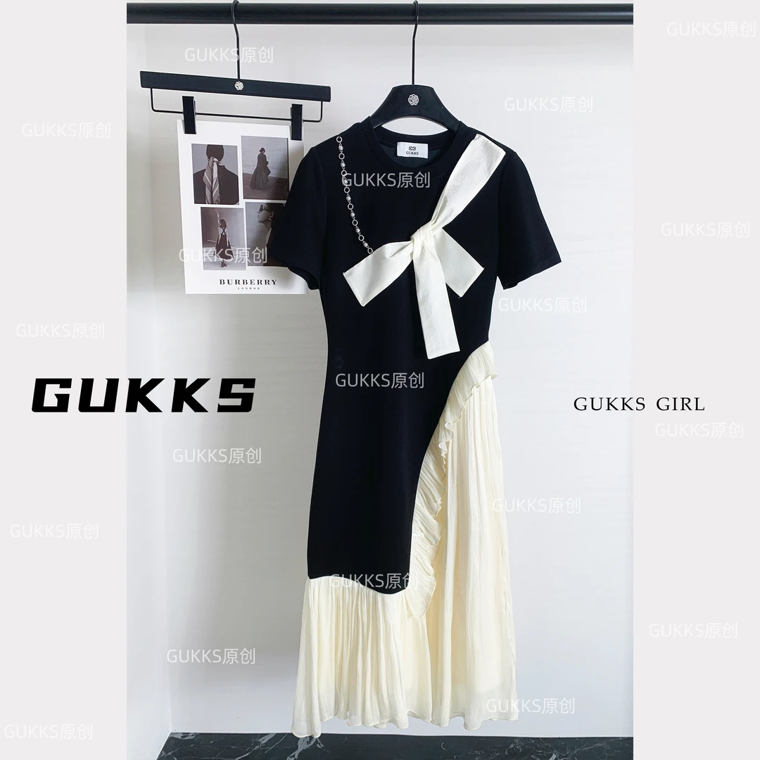 GUKKS春款女装连衣裙气质时尚收腰显瘦蝴蝶结背带连衣裙GK549