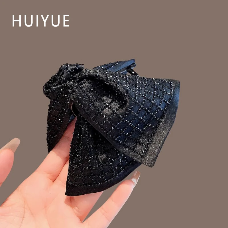 赫本风高级感满钻黑色抓夹女高端后脑勺盘发鲨鱼夹马尾夹发卡头饰