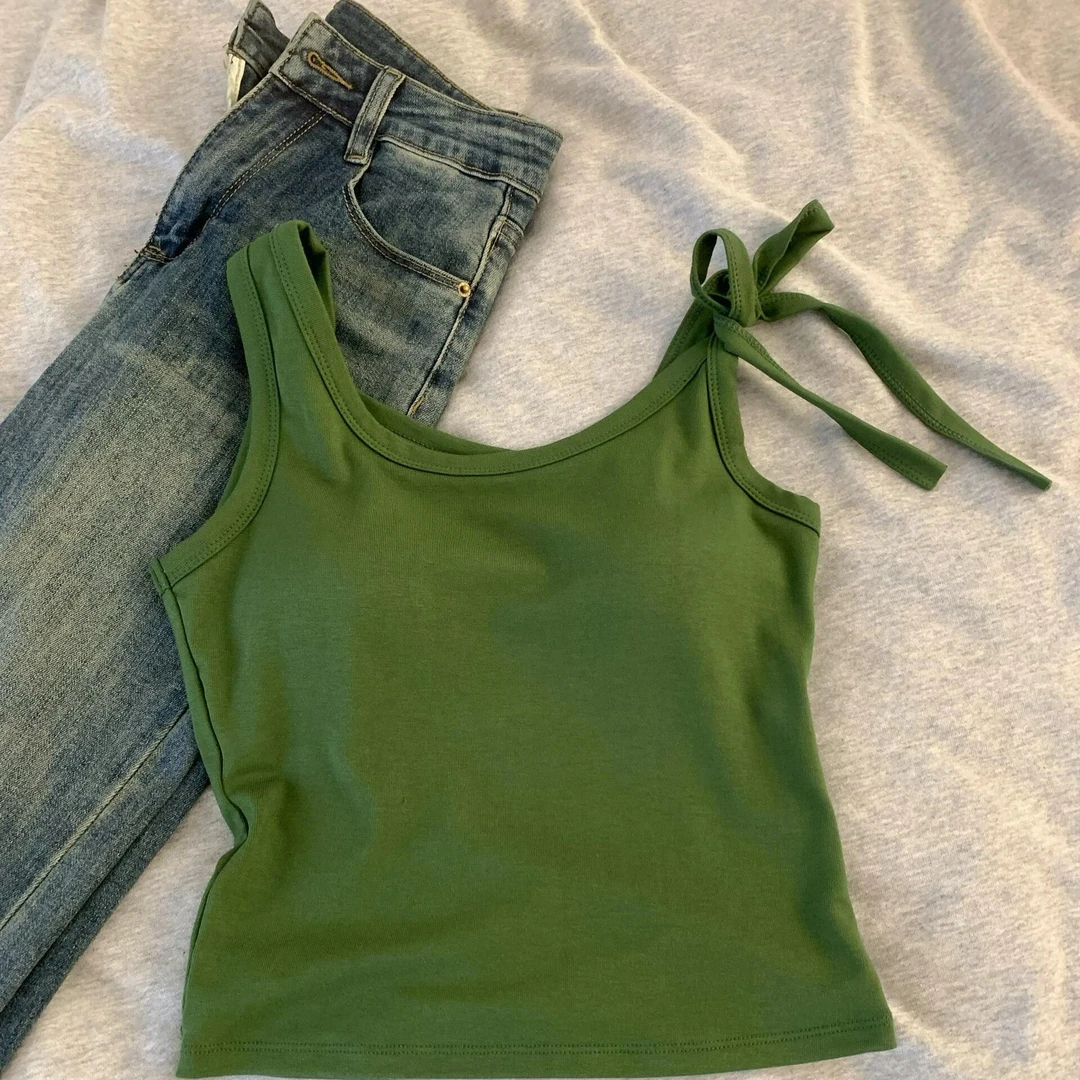 绿色修身显白显瘦小个子吊带背心2025夏季内搭百搭通勤时尚上衣潮