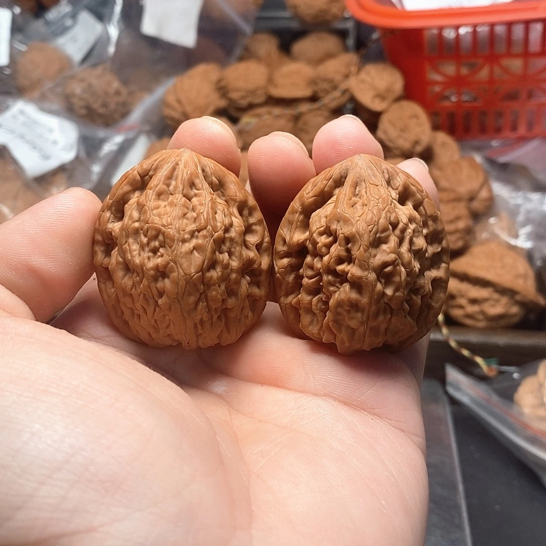 1文玩核桃蓟县虎头王37-294