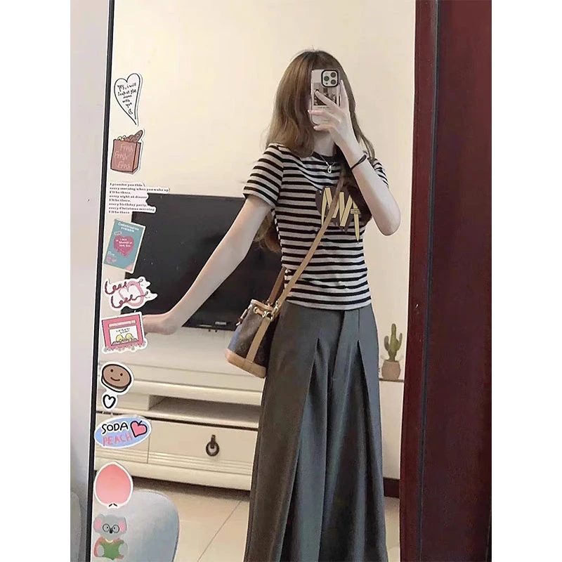 2025年夏季新款正肩条纹短袖t恤女时尚休闲小众不撞款打底衫上衣