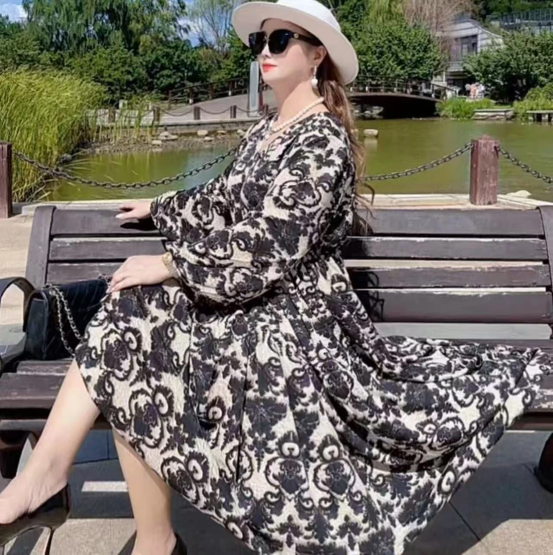 秋装−中间抽绳贵妃缎黑复古连衣裙时尚洋气宽松显瘦